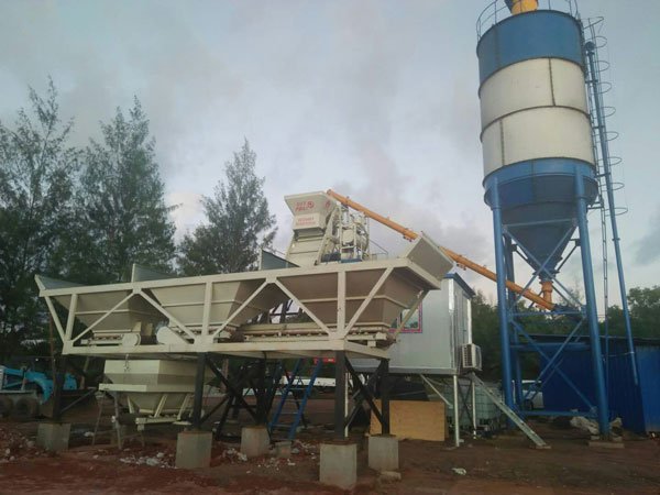Clientes de Palau instalan la planta de hormigón HZS25 de Camelway