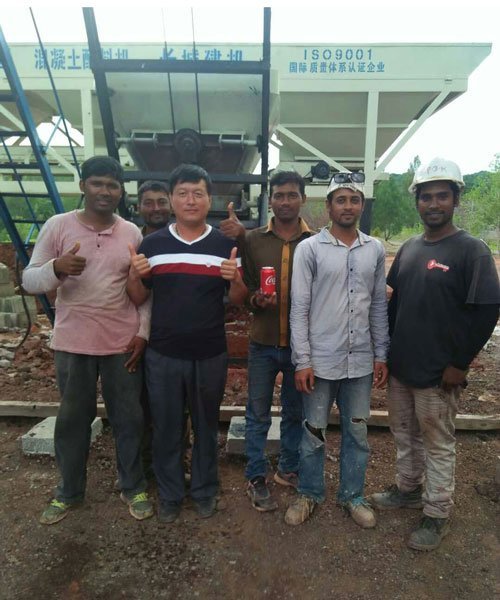 Clientes de Palau instalan la planta de hormigón HZS25 de Camelway2
